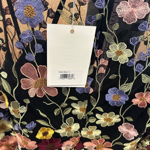 Mac Duggal Long-Sleeve Embroidered Floral Minidress Size 10 NWT - Picture 4 of 6